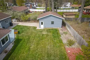 1086 Ivanhoe Dr, Muskegon, MI 49445 - Photo 47