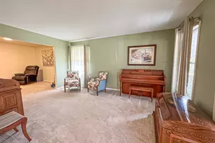 1086 Ivanhoe Dr, Muskegon, MI 49445 - Photo 9