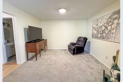 1086 Ivanhoe Drive, Muskegon, MI 49445 - Photo 11