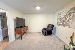 1086 Ivanhoe Dr, Muskegon, MI 49445 - Photo 11
