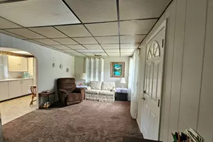 583 Shirley Dr, Jackson, MI 49202 - Photo 3