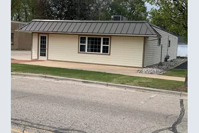 215 E Edgerton Street, Howard City, MI 49329 - Photo 3