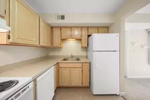 2201 S Huron Pkwy, Ann Arbor, MI 48104 - Photo 15