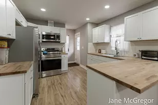 3124 5th St, Muskegon, MI 49444 - Photo 13