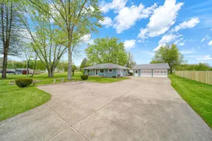 5030 E Berry Rd, Pleasant Lake, MI 49272 - Photo 3