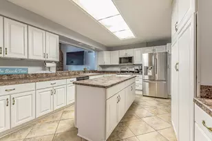 5256 Edgelake Dr, Pinckney, MI 48169 - Photo 29