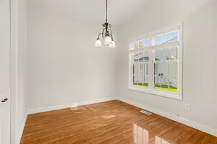 2221 Hunters Run, Kalamazoo, MI 49048 - Photo 5