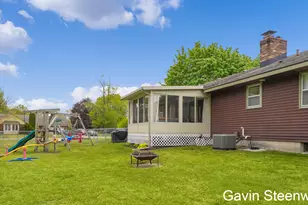 401 Kingwood Dr, Holland, MI 49424 - Photo 27