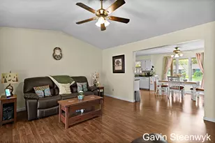 401 Kingwood Dr, Holland, MI 49424 - Photo 9