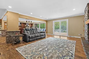 113 Whisperwood Ln, Battle Creek, MI 49015 - Photo 13