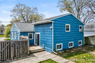2390 Greenwood St, Muskegon, MI 49441 - Photo 3