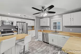 2390 Greenwood St, Muskegon, MI 49441 - Photo 13
