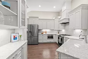 195 Janes View Dr, Holland, MI 49424 - Photo 17