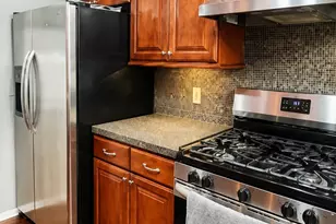 24264 Bashian Dr, Novi, MI 48375 - Photo 3