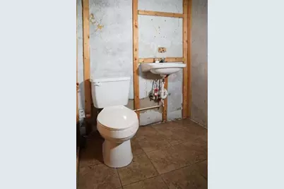 500 Page Avenue, Jackson, MI 49203 - Photo 15