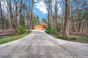 848 Scenic Dr, Muskegon, MI 49445 - Photo 9