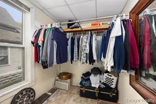 1100 Lincoln Ave NW, Grand Rapids, MI 49504 - Photo 9
