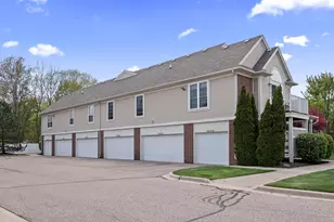 26984 Carrington Pl, Harrison Township, MI 48045 - Photo 17
