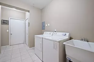 26984 Carrington Pl, Harrison Township, MI 48045 - Photo 17