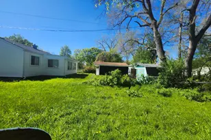 933 S 17th St, Saginaw, MI 48601 - Photo 25