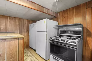 8278 Mills St, Taylor, MI 48180 - Photo 37