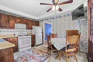 8278 Mills St, Taylor, MI 48180 - Photo 11