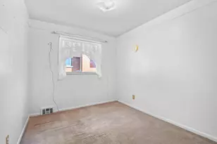 8278 Mills St, Taylor, MI 48180 - Photo 25