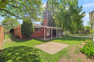 8278 Mills St, Taylor, MI 48180 - Photo 9