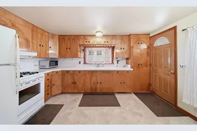 800 Fairyland Avenue, Jackson, MI 49202 - Photo 13