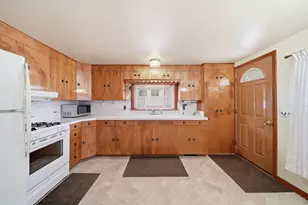 800 Fairyland Ave, Jackson, MI 49202 - Photo 13