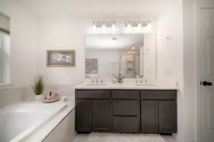 1360 Fairlane Dr, Ann Arbor, MI 48104 - Photo 57