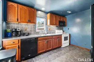 146 S Carleton Dr, Battle Creek, MI 49017 - Photo 3
