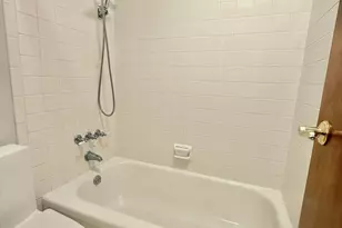 620 Watersedge Dr, Ann Arbor, MI 48105 - Photo 27