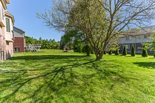 6960 Norway Dr, Troy, MI 48085 - Photo 9