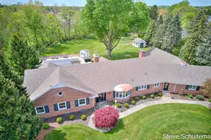 3109 S Bluff Ct, Hudsonville, MI 49426 - Photo 3