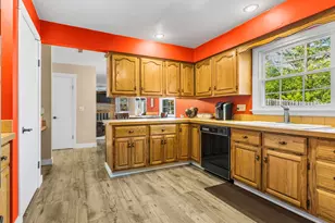 329 Eaton St, Battle Creek, MI 49017 - Photo 7