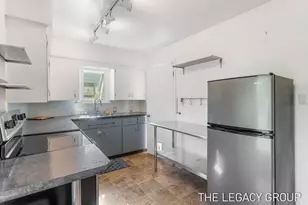 193 E 26th St, Holland, MI 49423 - Photo 5