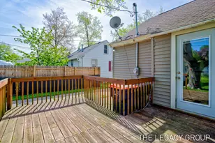 193 E 26th St, Holland, MI 49423 - Photo 17