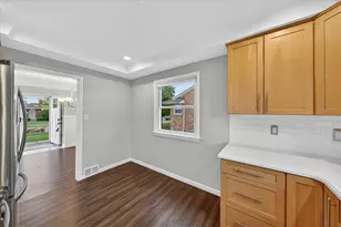6627 Elizabeth St, Garden City, MI 48135 - Photo 9