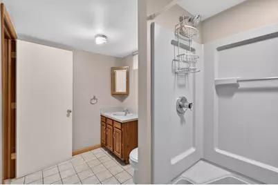 33541 Stocker Street, Farmington, MI 48335 - Photo 37