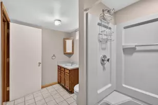 33541 Stocker St, Farmington, MI 48335 - Photo 37