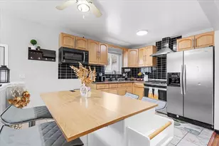 19152 Weyher St, Livonia, MI 48152 - Photo 9