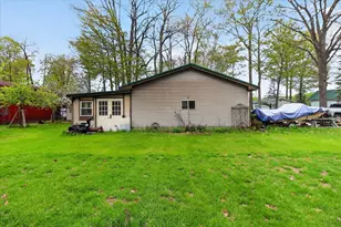 10131 Birch Dr, Riverdale, MI 48877 - Photo 59