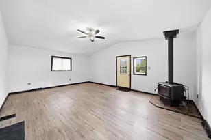 2718 Page Ave, Jackson, MI 49203 - Photo 3