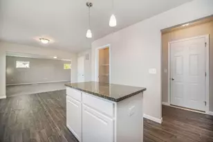5659 Landrum Trl, Portage, MI 49024 - Photo 7