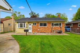 16608 Windermere Cir, Southgate, MI 48195 - Photo 9