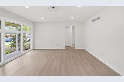 16608 Windermere Circle, Southgate, MI 48195 - Photo 11