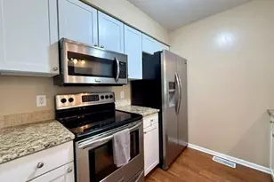 7334 Creekside Dr, Lansing, MI 48917 - Photo 17