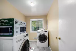 4 Burlingame Ct, Ann Arbor, MI 48108 - Photo 13