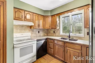 938 N Scenic Dr, Muskegon, MI 49445 - Photo 5